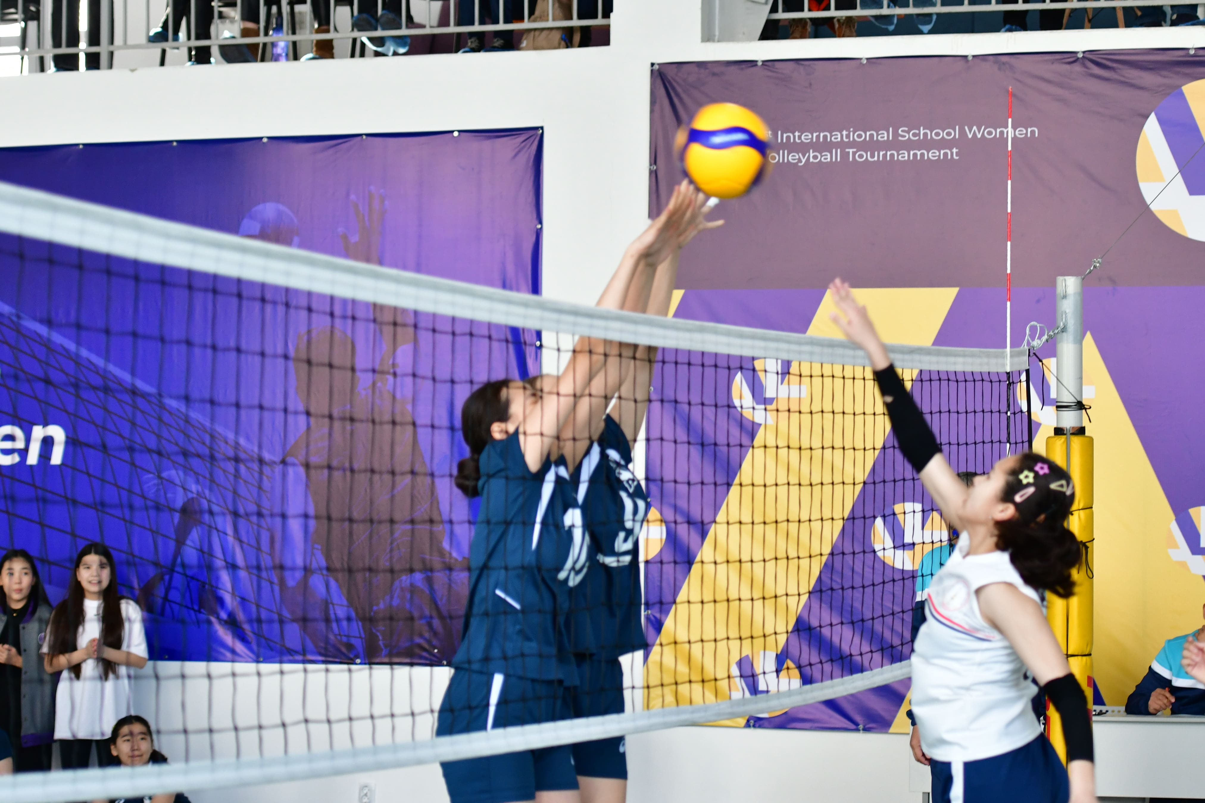 AIS OPEN